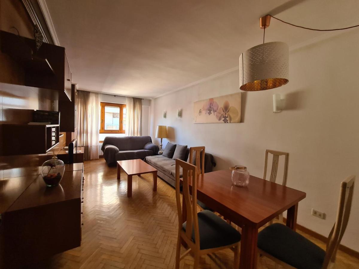 Dos Torres Tauriel - Espacioso Apartamento Con Impresionantes Vistas Y Garaje Privado Zaragoza Exterior photo